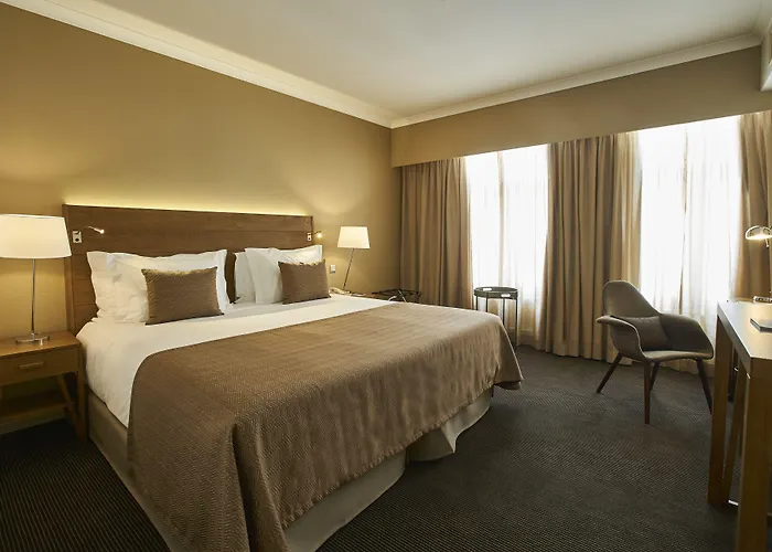 Отель Portobay Marques Лиссабон